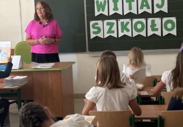 1.09.2025 - 3b z radością powitała szkołę