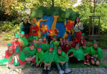 12.09.2025 - 3b i 2a na Wielkiej Paradzie Krasnali
