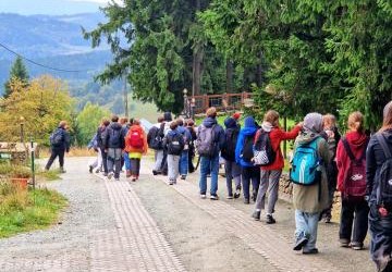 7.10.2025 - Wycieczka do Rzeczki klas 8c i 8d