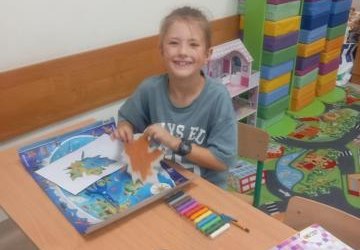 Malowanie plasteliną w świetlicy 2e