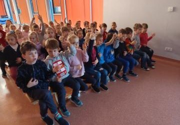 28.10.2025 - Muzyczne spotkanie z Dziadkiem Bachem klasy 1d