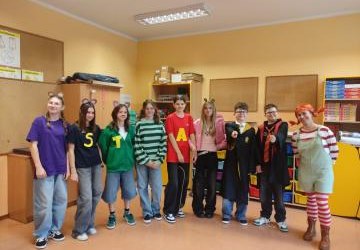 Dzień Postaci z Bajek w naszej szkole! 🌈